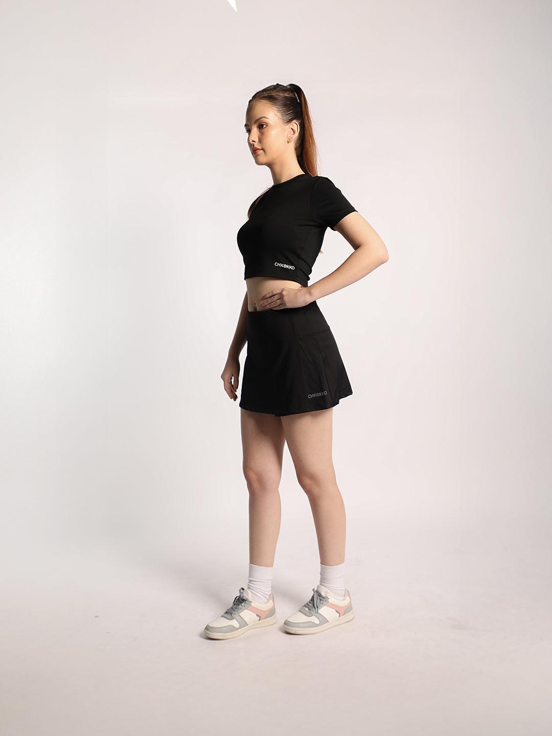 Women Round Neck Half Sleeve Sports Crop Top