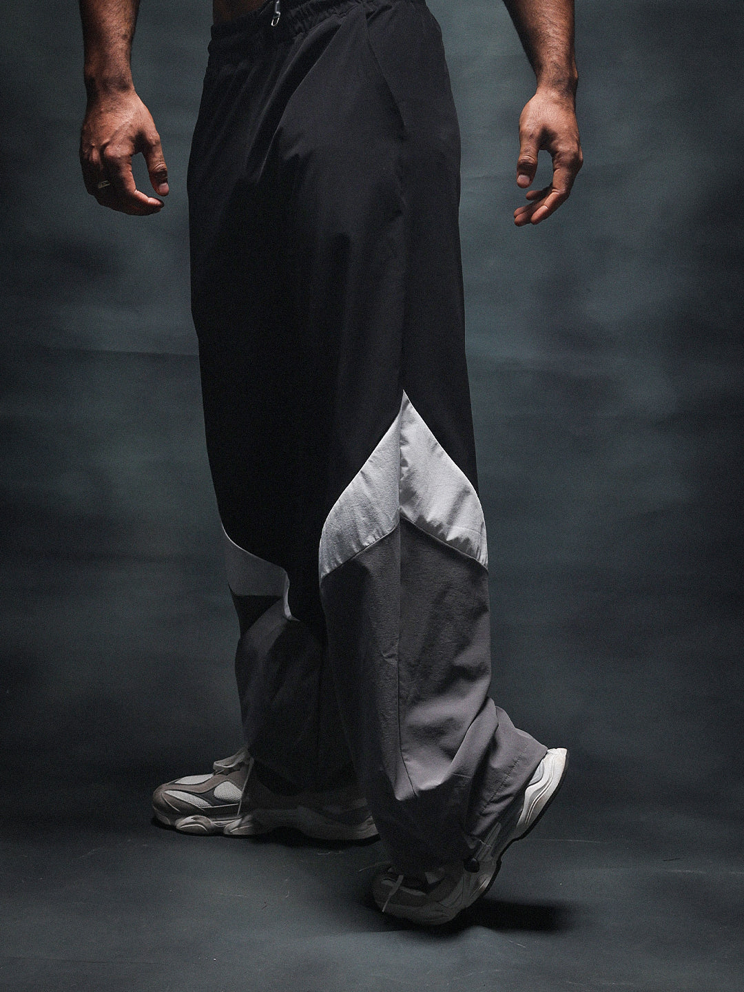 Arc Pant - Men's  Colorblock Wide-Leg Track Pants Black Grey