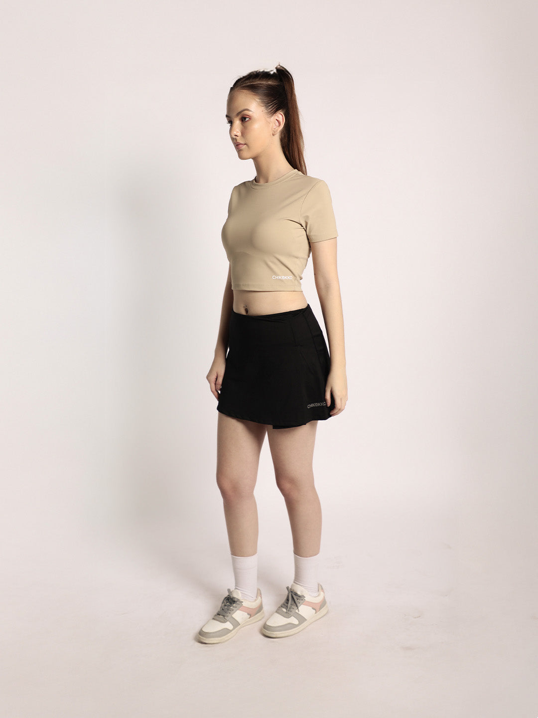 Women Round Neck Half Sleeve Sports Crop Top