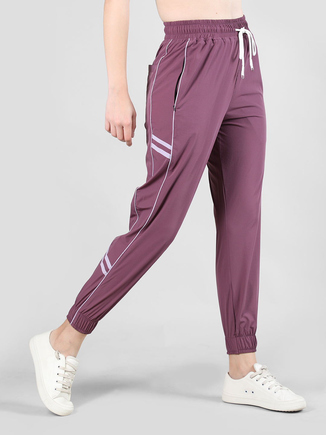 Buy Nike Women Black Solid GYM NFS Track Pants - Track Pants for Women  9164385 | Myntra