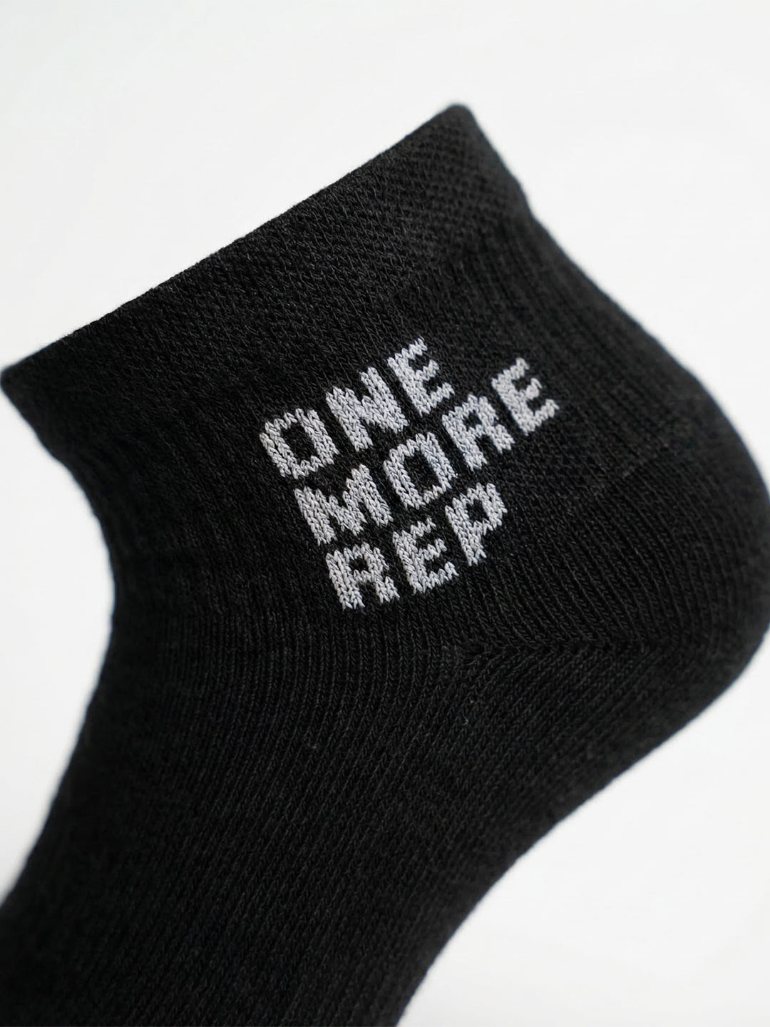 CHKOKKO “One More Rep” Printed Ankle Socks – Unisex Cotton Sports Socks Black