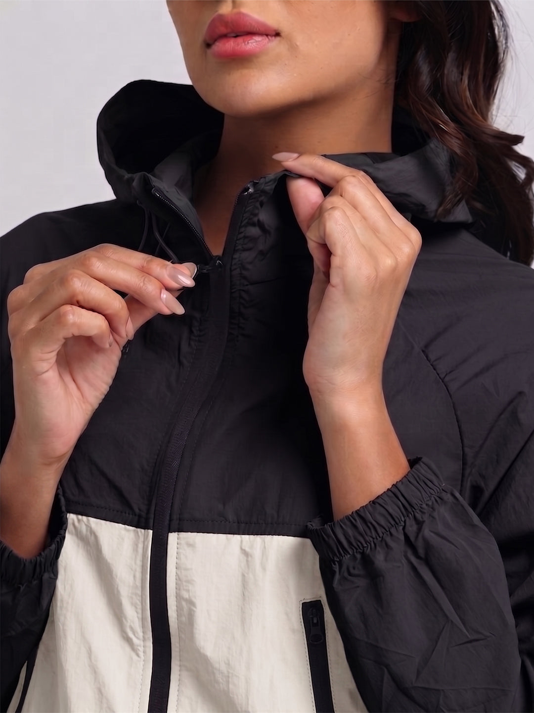 Women's Black White Hooded Sunscreen Jacket UPF 50+ | UV & Sun Protection