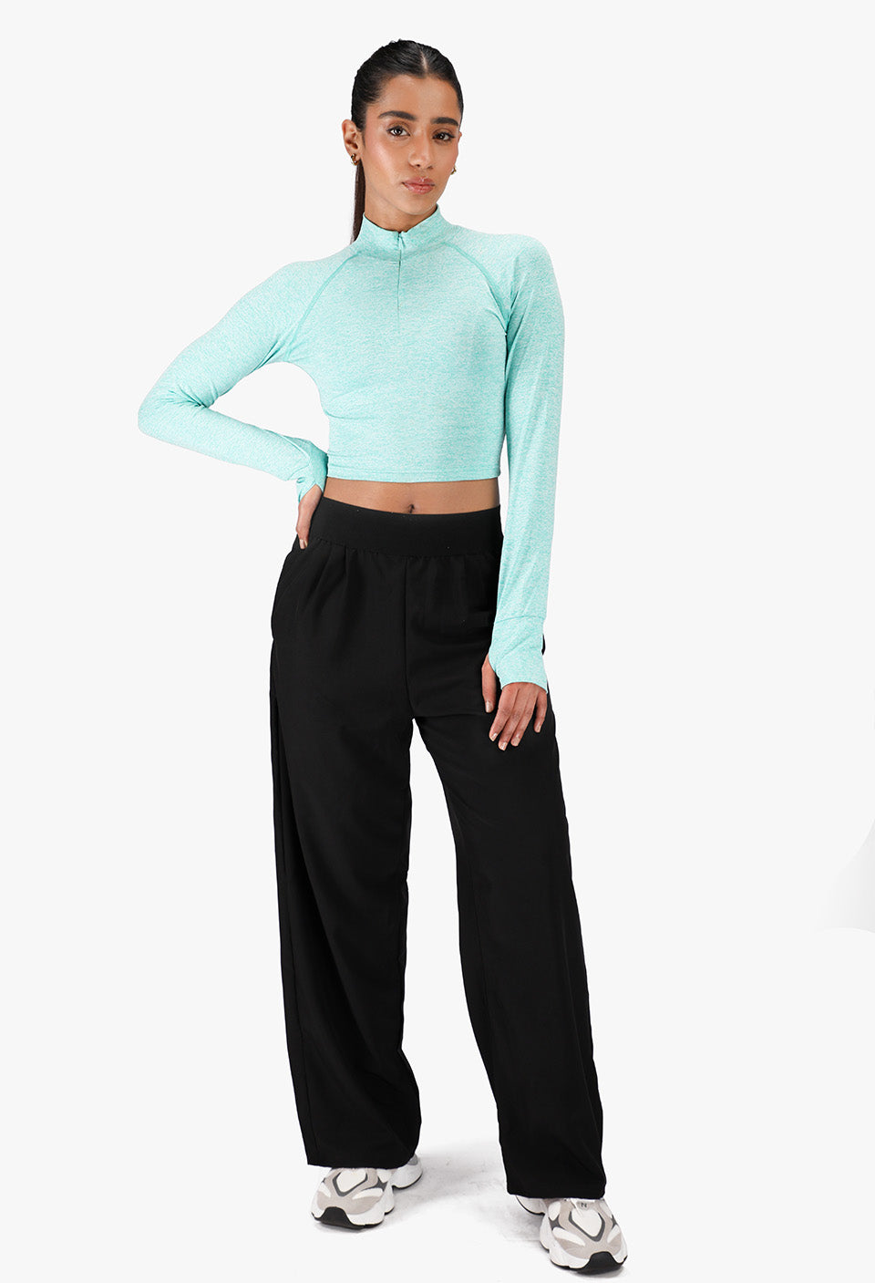 Women’s Full Sleeve Crop Top – Slim Fit Activewear T-Shirt for Gym